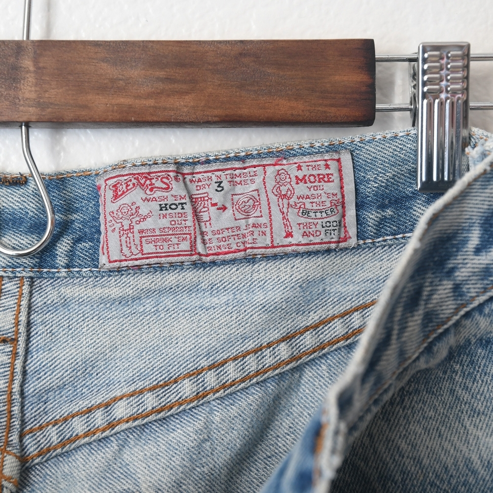 SOLD🥀 Vintage Levi's 501 Jeans For Women - Picture 5 of 5